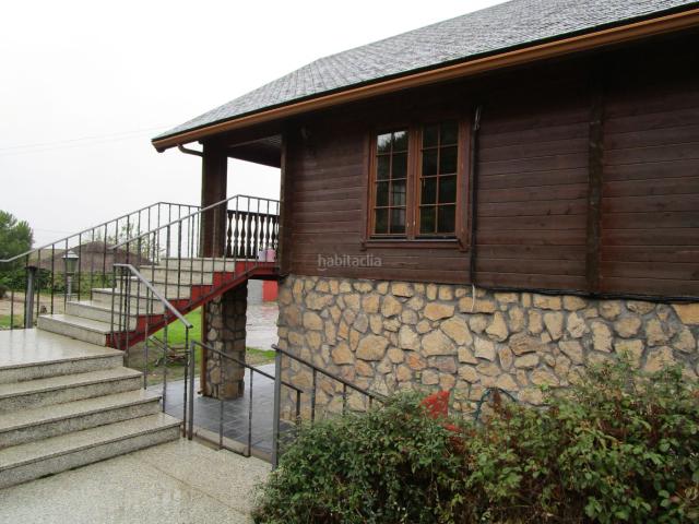Chalet en venta en Valdemorillo, Pino Alto Navarredonda. IMPRESIONANTE CHALET DE 160 M2 EN PARCELA DE 1454 M2. URBANIZACIÓN PINO ALTO. Chalets.