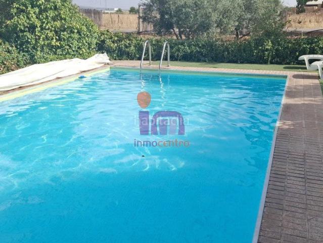 Chalet en venta en Valdepeñas. Chalet en venta en Periferia, 4 dormitorios. Chalets.