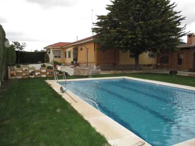 Chalet en venta en Valdepeñas, Aguzadera