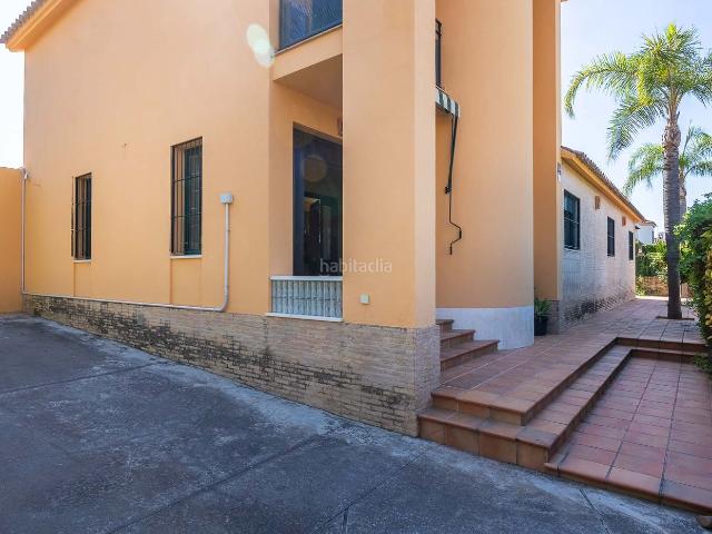 Chalet en venta en Valencina de la Concepción. Chalets Valencina de la.