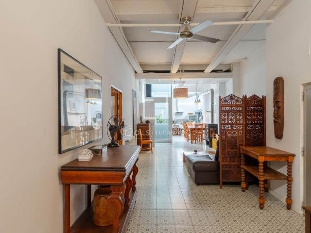 Chalet en venta en Valencia, En Corts Doctor Waksman. Casa villa de 5 dormitorios con 30m terraza en venta en En Corts, Valencia. Chalets.
