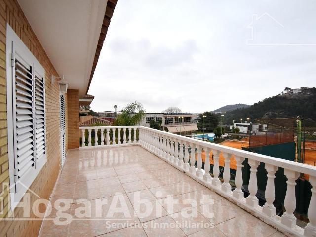 Chalet en venta en Vall d´Uixó la. ESPECTACULAR CHALET DE LUJO CON GARAJE, DOS TERRAZAS Y PARCELA. Chalets Vall d´Uixó.