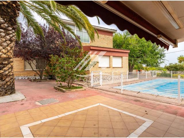 Chalet en venta en Vallmoll