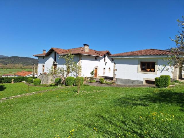 Chalet en venta en Valle de Mena. Fantástica casa con vistas increíbles. Chalets Valle de.