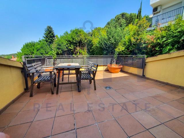 Chalet en venta en Vallgorguina. CASA PARA ENTRAR A VIVIR, CON PLACAS SOLARES!. Chalets.