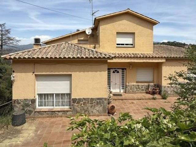 Chalet en venta en Vallgorguina, de 347 m² 3 habitaciones por 260.000