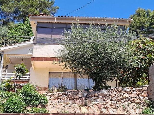 Chalet en venta en Vallirana, de 149 m² 3 habitaciones por 319.000