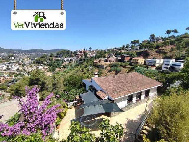 Chalet en venta en Vallirana, de 121 m² 4 habitaciones por 360.000