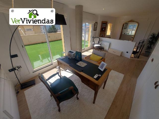 Chalet en venta en Vallirana, de 286 m² 5 habitaciones por 690.000