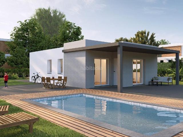 Chalet en venta en Vallirana. Eleva tu estilo de vida a solo 20 km de Barcelona. Chalets.