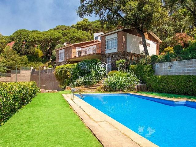 Chalet en venta en Vallromanes, de 328 m² 5 habitaciones por 645.000