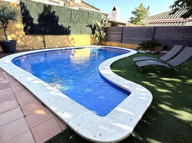 Chalet en venta en Valls, de 205 m² 5 habitaciones por 455.000