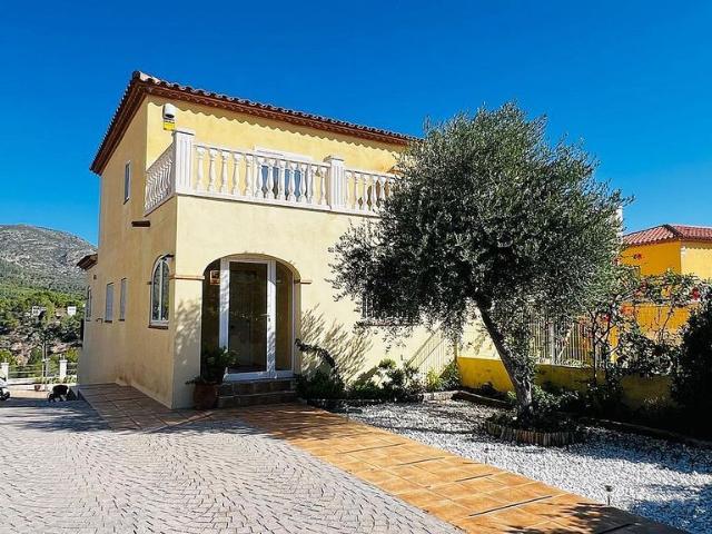 Chalet en venta en Vandellòs i l'Hospitalet de l'Infant, de 160 m² 3 habitaciones por 299.900