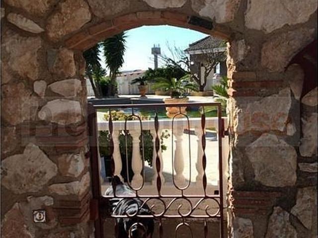 Chalet en venta en calle Llevant, Vandellòs i l'Hospitalet de l'Infant, de 249 m² 4 habitaciones por 630.000