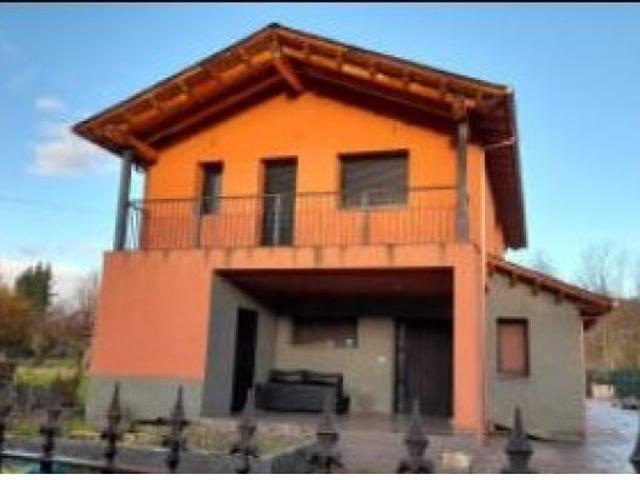 Chalet en Venta en Vega de Espinareda, León