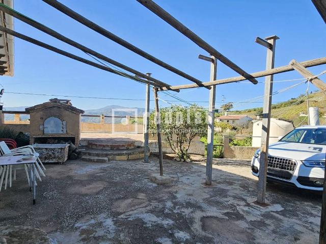 Chalet en venta en Vélez Málaga, Norte Barrio del Pilar El Reñidero. FINCA DE 7.149 M CON VIVIENDA DE 6 DORMITORIOS, PISCINA, SÓTANO Y ZONAS DE PRODUCCIÓN AGRICOLA EN LA DEHESA VÉLEZMÁLAGA.
