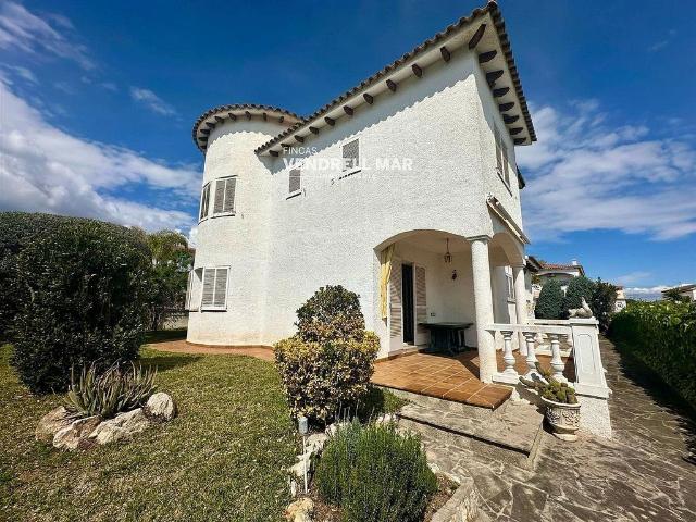 Chalet en venta en Vendrell, El, de 200 m² 4 habitaciones por 369.000