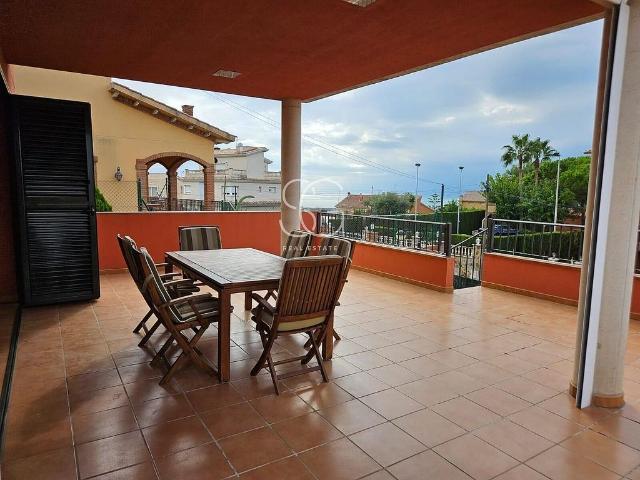 Chalet en venta en Vendrell, El, de 315 m² 4 habitaciones por 745.000