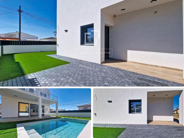 Chalet en venta en Vendrell El, La Franquesa Oasis Park Costa Dorada. Exclusiva vivienda de obra nueva a cuatro vientos con piscina y acabados de alta gama. Chalets Vendrell.