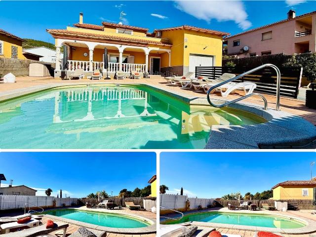 Chalet en venta en Vendrell El, Mas Borràs Coto del Rey Costa Dorada. Casa con piscina en Mas Borràs El Vendrell Espacio, privacidad y calidad de vida. Chalets Vendrell.