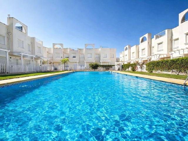 Chalet en venta en Vera, Las Marinas Pueblo Laguna. ADOSADO DE 3 PLANTAS EN VERA 3 Hab Porche y Terrazas en Las Marinas. Chalets.