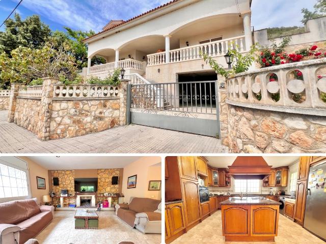 Chalet en venta en Vespella de Gaià. Espectacular casa independiente con piscina, suelo radiante y vistas a la montaña. Chalets Vespella de.