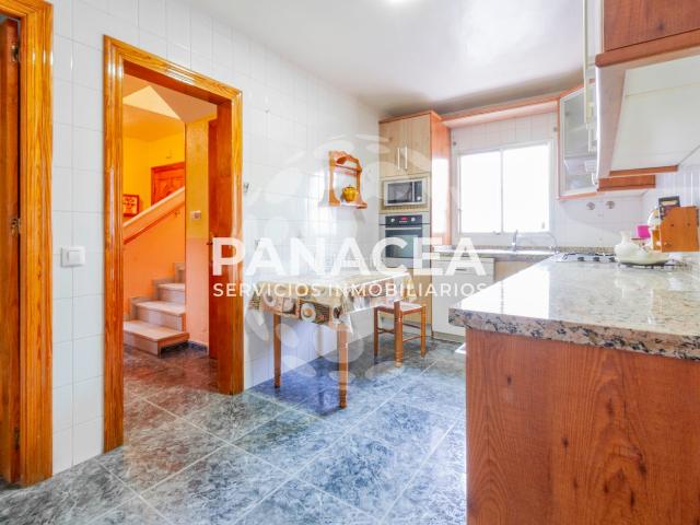 Chalet en venta en Vícar, La Gangosa. Chalet pareado en venta en La Gangosa. Chalets.