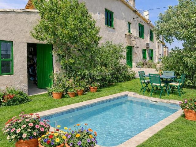 Chalet en venta en Vidreres, Centre. Masia Can Fiulet Autenticidad, Historia y Naturaleza en Vidreres. Chalets.