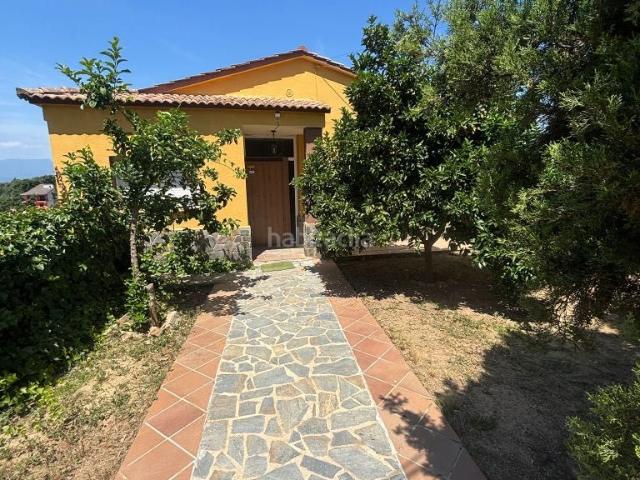 Chalet en venta en Vidreres, Aiguaviva Parc. Solvia Inmobiliaria Chalet independiente Vidreres. Chalets.