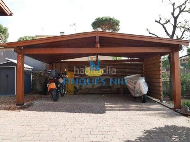 Chalet en venta en Vidreres, La Goba. CAsa estilo nórdico en La Goba. Chalets.