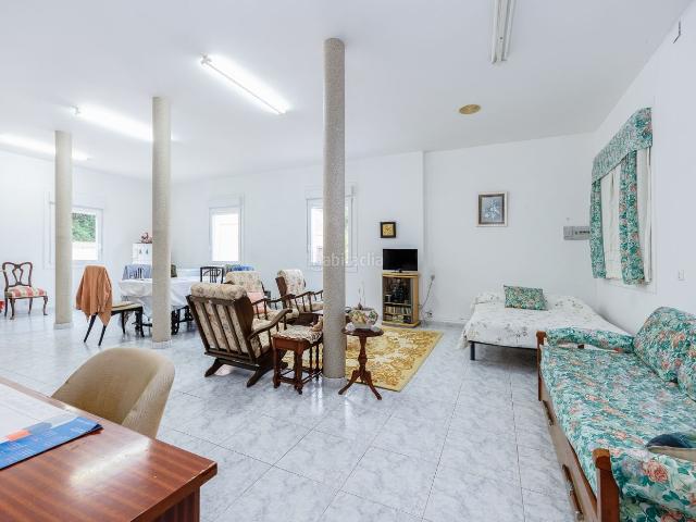 Chalet en venta en Vigo, Teis. NUDA PROPIEDAD en venta en Avenida de Galicia. Chalets.