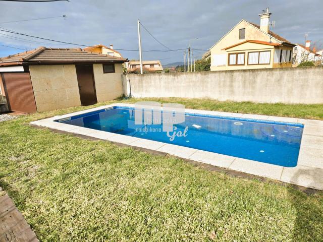 Chalet en venta en Vigo, Valadares Beade. Chalets.