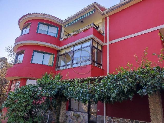 Chalet en venta en Vigo, Valadares Beade. Amplia casa con gran parcela en Valladares. Chalets.