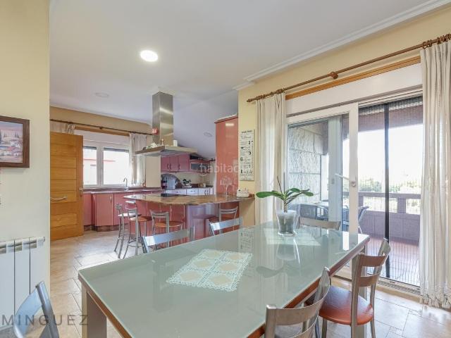 Chalet en venta en Vigo, Bembrive. Chalets.