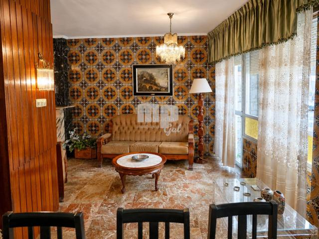 Chalet en venta en Vigo, Lavadores. Chalets.