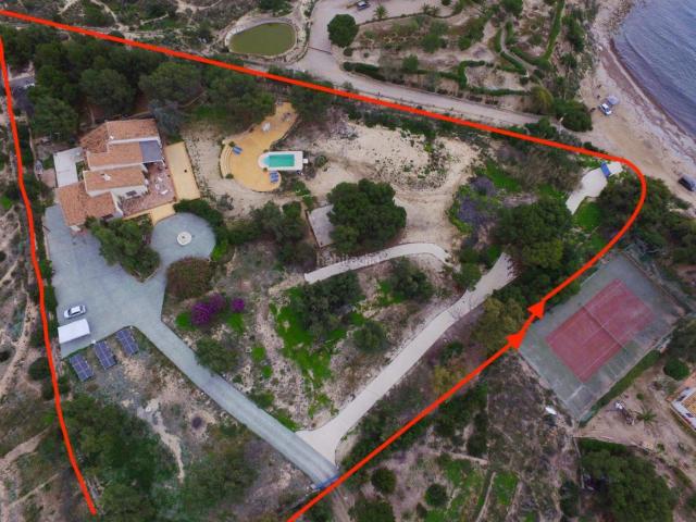 Chalet en venta en Vila Joiosa la, Poble Nou Montiboli. MAGNIFICA Y EXCLUSIVA VILLA DE LUJO A PIE DE PLAYA CON GRANDISIMA PARCELA ENTRE ALICANTE Y BENIDORM. Chalets Vila Joiosa.
