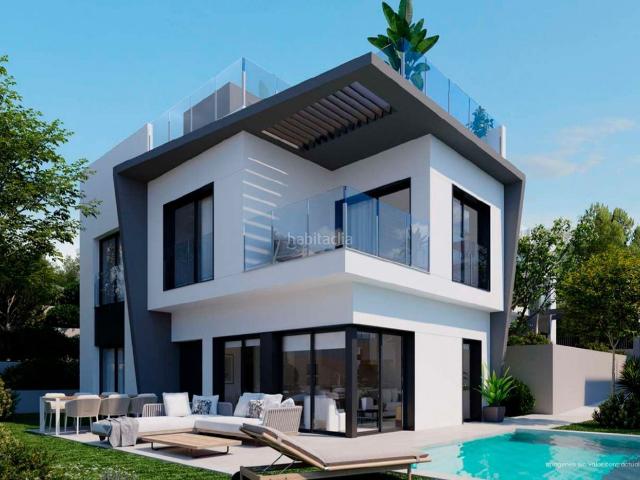 Chalet en venta en Vila Joiosa la, Platja de Torres. Villa de 4 dormitorios y 3 baños con piscina y jardín en Villajoyosa. Chalets Vila Joiosa.