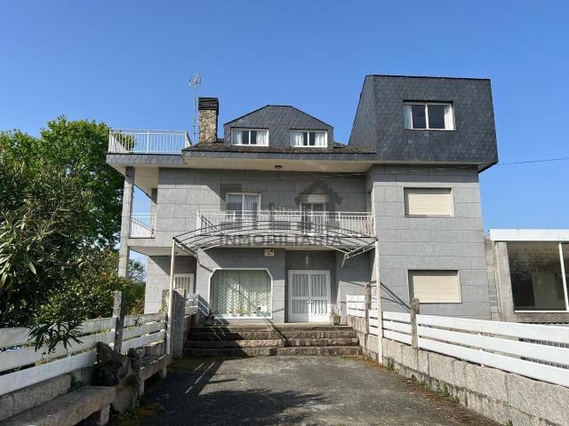 Chalet en venta en Vilamarín. Chalets.