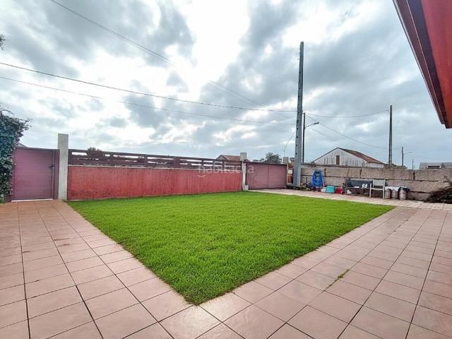 Chalet en venta en Vilanova de Arousa. CHALET DE PLANTA BAJA EN VILANOVA DE AROUSA Confort, Intimidad y Vivienda Auxiliar Independiente. Chalets Vilanova de.