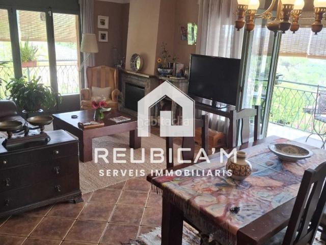 Chalet en venta en Vilanova del Vallès. Casa con dos viviendas independientes y múltiples posibilidades. Chalets Vilanova del.