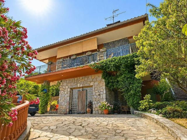 Chalet en venta en Vilanova del Vallès, de 146 m² 5 habitaciones por 480.000