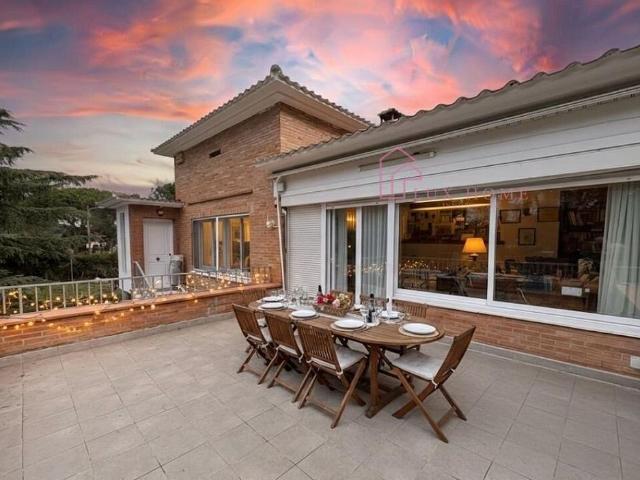 Chalet en venta en Vilanova del Vallès, de 285 m² 6 habitaciones por 625.000