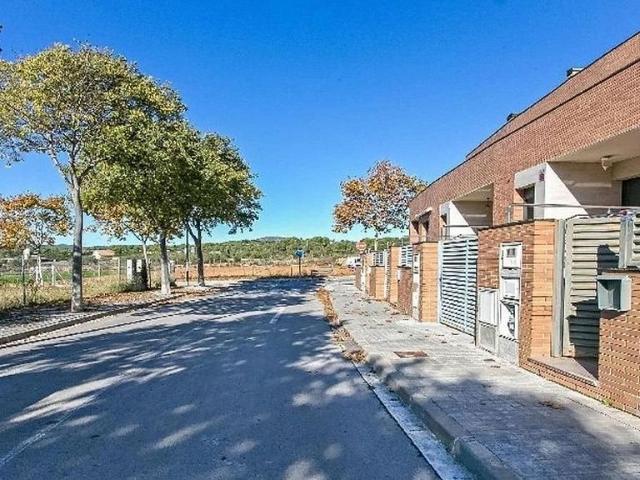 Chalet en venta en Vilanova i La Geltrú, de 207 m² 4 habitaciones por 365.000