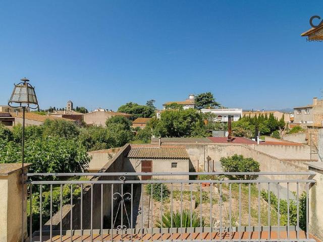 Chalet en venta en Vilabertran, de 636 m² 5 habitaciones por 410.000