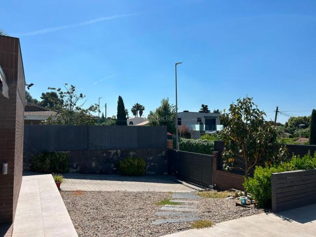 Chalet en venta en Viladecavalls. Chalet Independiente en Can Gonteres Viladecavalls. Chalets.