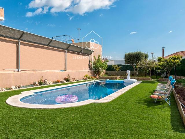 Chalet en venta en Viladecans, Torrent Ballester. CHALET EN ALBARROSA JUNTO PUEBLO. Chalets.