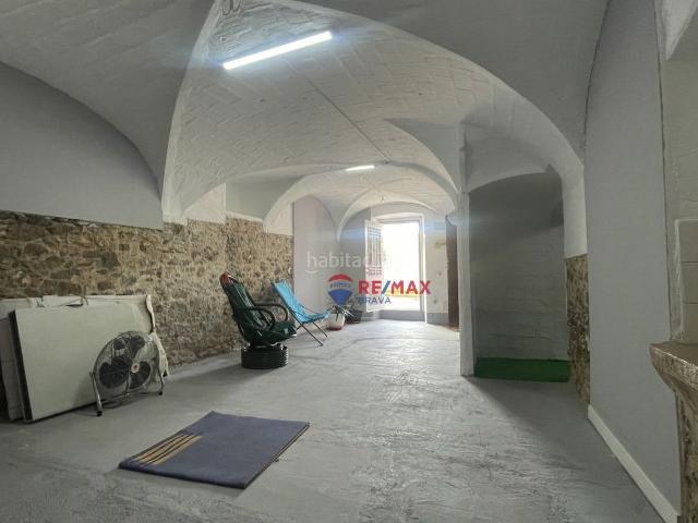 Chalet en venta en Vilajuïga. Bonita Casa Pareada con Espacios Exteriores en Vilajuïga. Chalets.