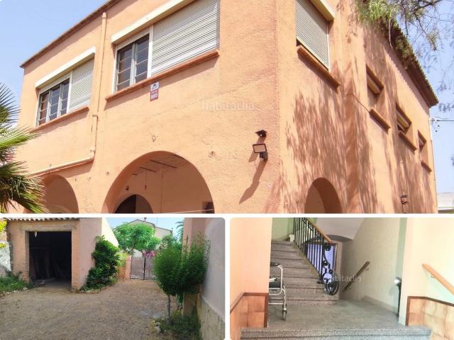 Chalet en venta en Vilallonga del Camp. Casa señorial de 6 estancias amplias con jardin y parking en Vilallonga del Camp. Chalets Vilallonga del.