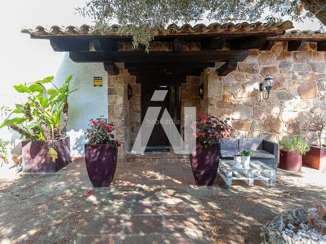 Chalet en venta en Vilassar de Dalt. Casa a 4 vientos en Vilassar de dalt. Chalets Vilassar de.