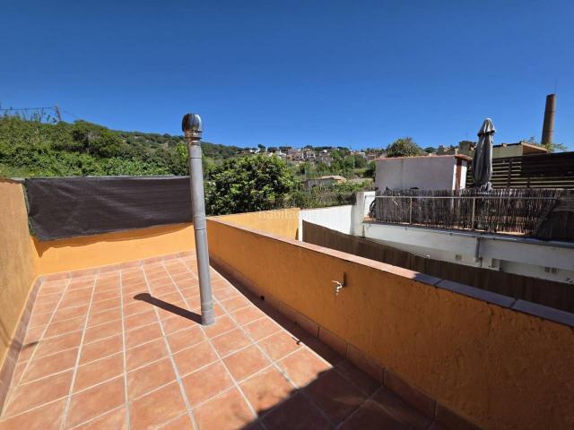 Casa en venta en Vilassar de Dalt. CASA CON 2 TERRAZAS PRIVADAS EN VILASSAR DE DALT LUZ, ENCANTO Y VIDA EXTERIOR TODO EL AÑO. Casas Vilassar de.